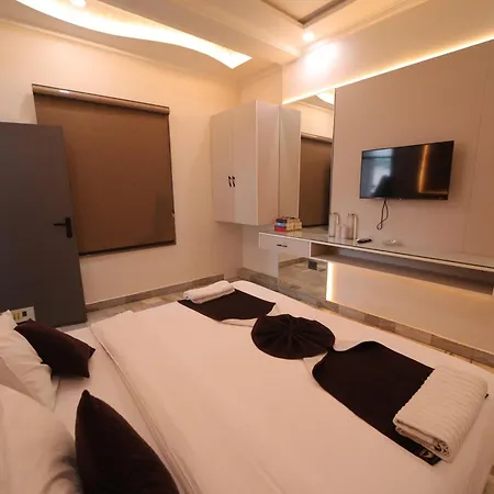 Lucky Restaurant&Guest House-2